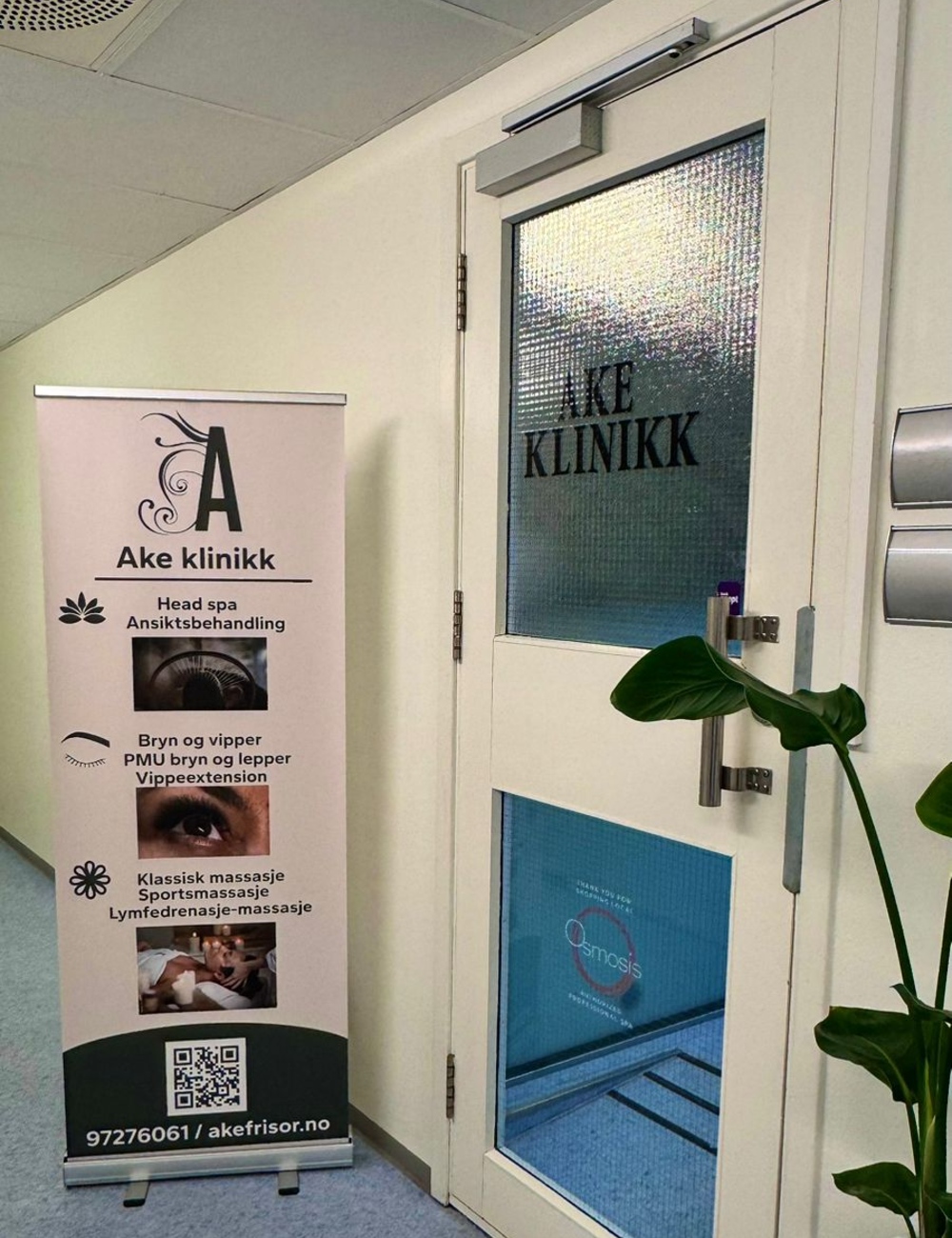 Inngangen til Ake Klinikk på Torghjørnet Kjøpesenter i Hamar